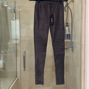 Venti6 gray faux suede Moto legging